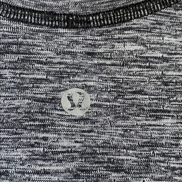 Lululemon Mens Short Sleeve Size XL - Picture 5 of 6